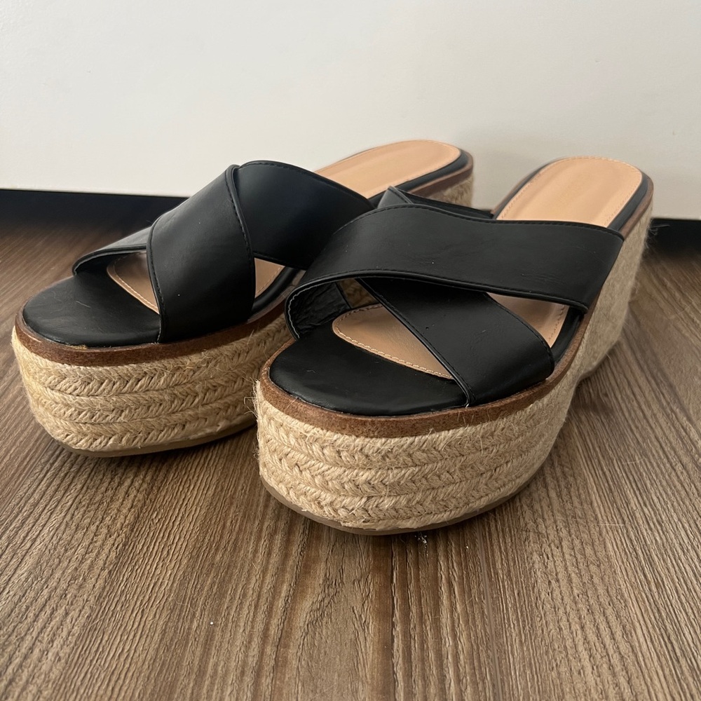 Shoe Dazzle Black Platform Espadrilles